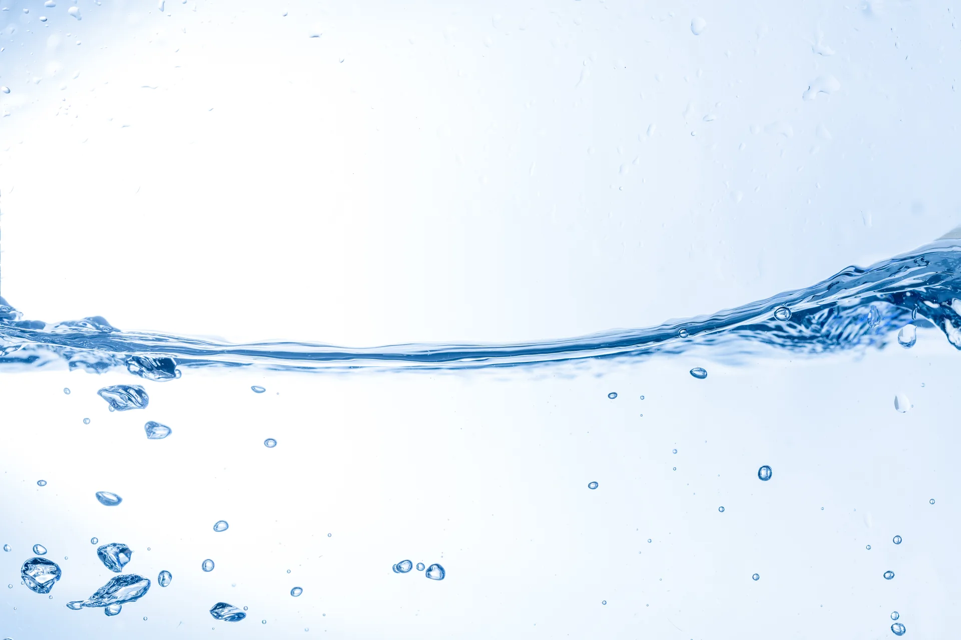 Agua pura ozonizada